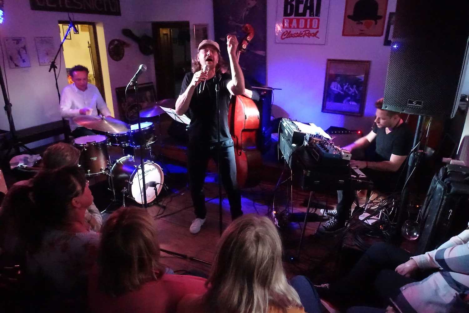 Dan Bárta & Robert Balzar Trio - ventip.cz