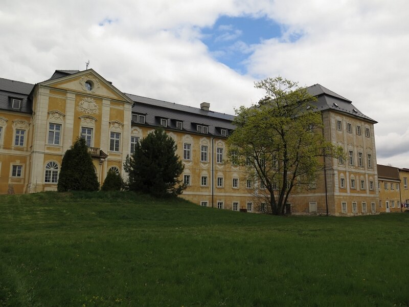 Dlažkovice (zámek) - ventip.cz