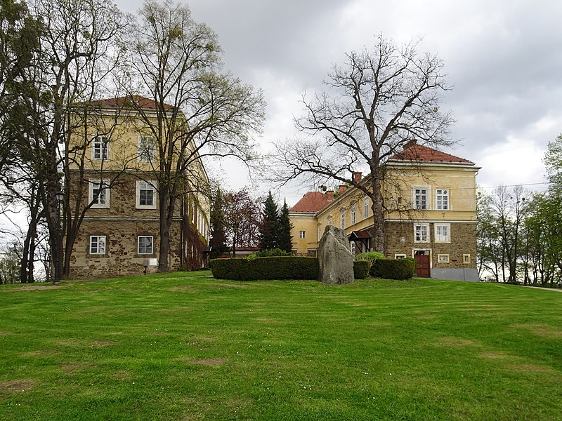 Dolní Benešov (zámek) - ventip.cz