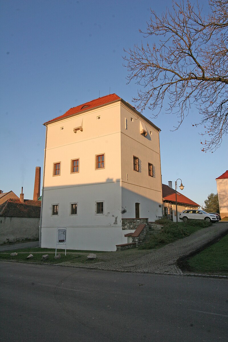 Golčův Jeníkov (tvrz) - ventip.cz