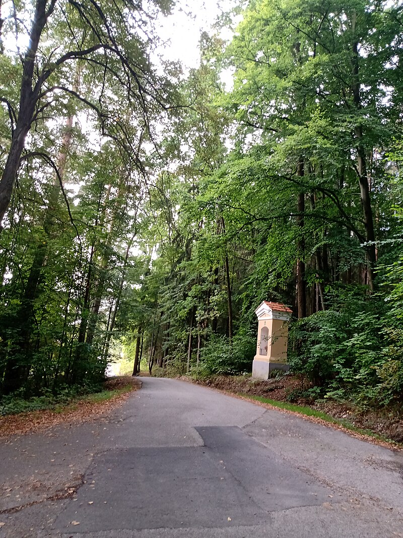Křížová cesta (Lhenice) - ventip.cz