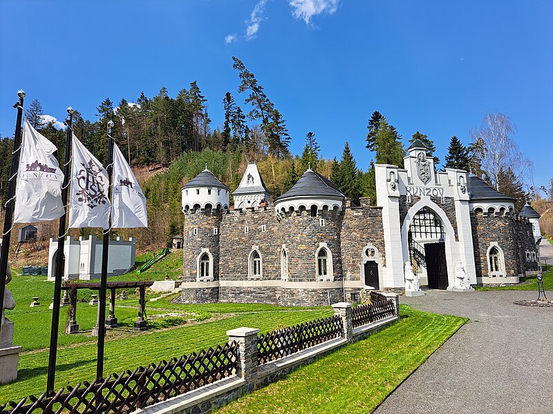 Kunzov (zámek) - ventip.cz