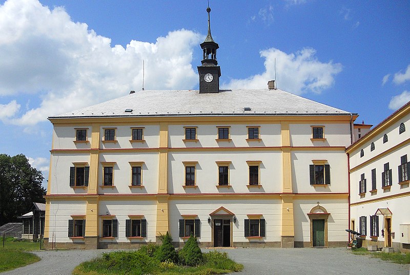 Kvasiny (zámek) - ventip.cz