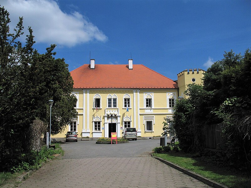 Petrovice (zámek) - ventip.cz