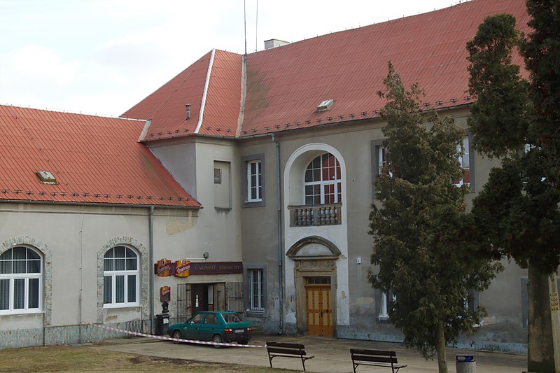Sazená (zámek) - ventip.cz