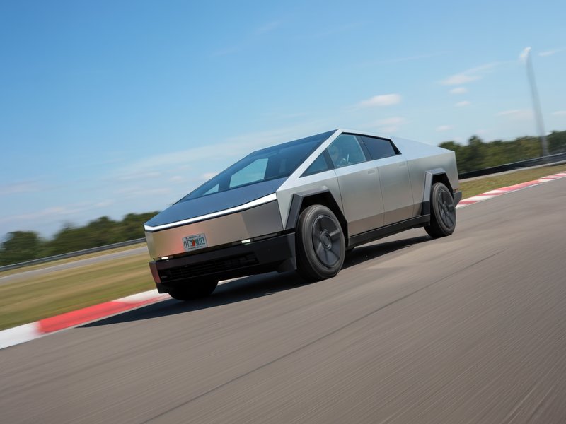 Jízda v Tesle Cybertruck - ventip.cz